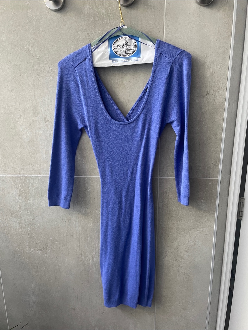 GUESS WOMENS Slim-Fit Scoop Neck Dress in Periwinkle Blue. SIZE: Small